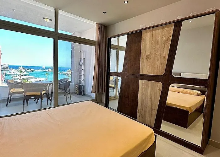 Sea View Marina *